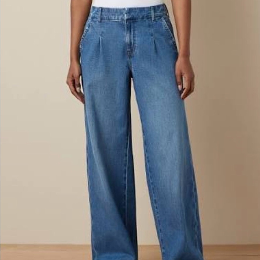 American Eagle High Rise Wide Leg Trouser Jeans in Deep End.  2 X long.  BNWT